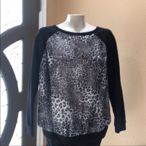 TORRID ANIMAL PRINT SWEATER EXCELLENT CONDITION